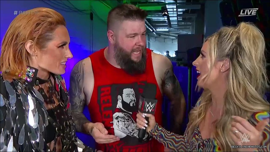WWE_Raw_Talk_2022_05_30_720p_WEB_h264-HEEL_mp4_000958588.jpg