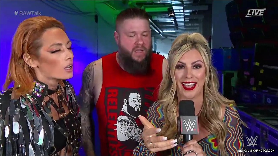 WWE_Raw_Talk_2022_05_30_720p_WEB_h264-HEEL_mp4_000965788.jpg