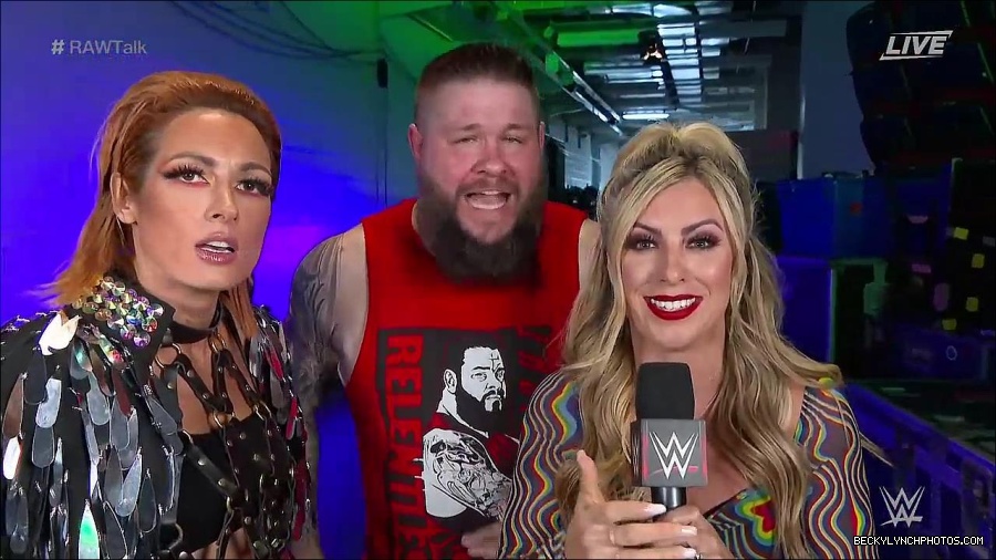 WWE_Raw_Talk_2022_05_30_720p_WEB_h264-HEEL_mp4_000966188.jpg