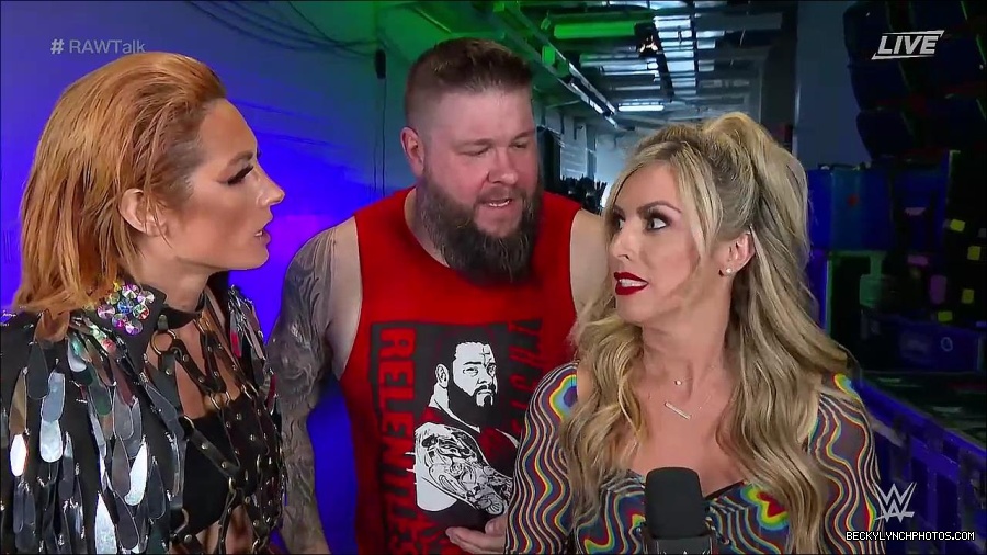 WWE_Raw_Talk_2022_05_30_720p_WEB_h264-HEEL_mp4_000967388.jpg