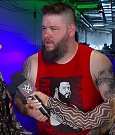 WWE_Raw_Talk_2022_05_30_720p_WEB_h264-HEEL_mp4_000937788.jpg