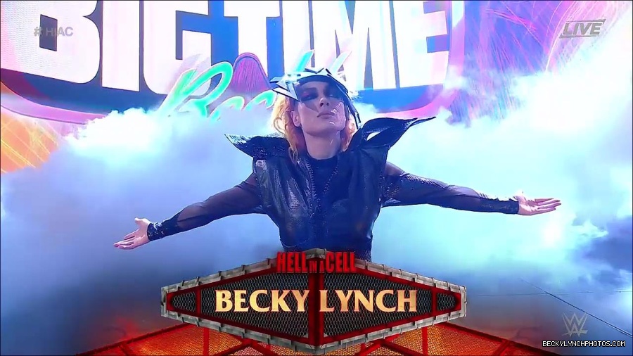 WWE_Hell_In_A_Cell_2022_720p_WEB_h264-HEEL_mp4_000551621.jpg