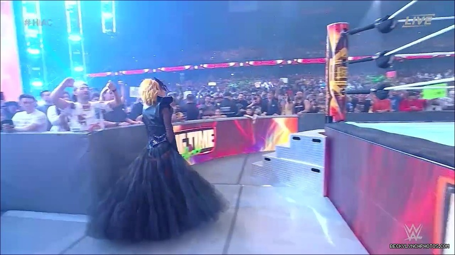 WWE_Hell_In_A_Cell_2022_720p_WEB_h264-HEEL_mp4_000560821.jpg
