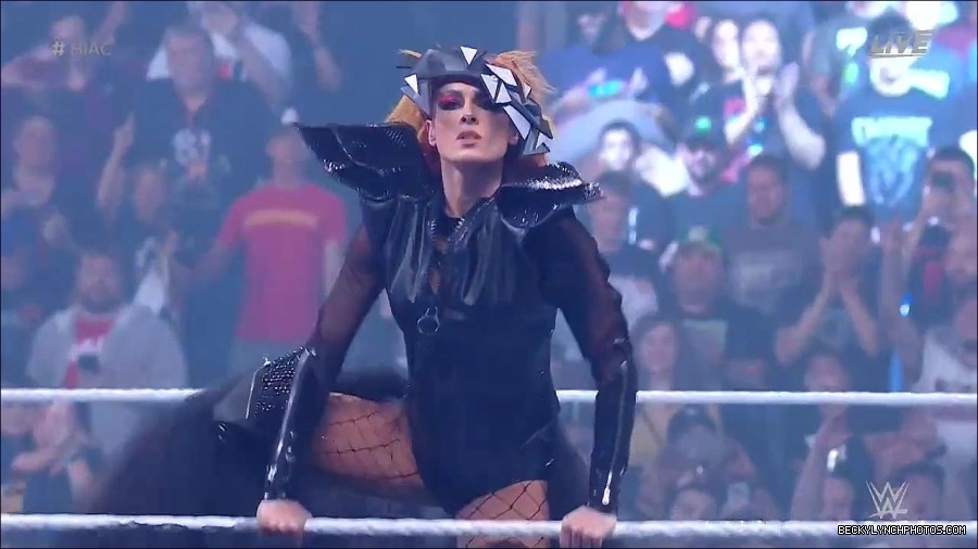 WWE_Hell_In_A_Cell_2022_720p_WEB_h264-HEEL_mp4_000574821.jpg