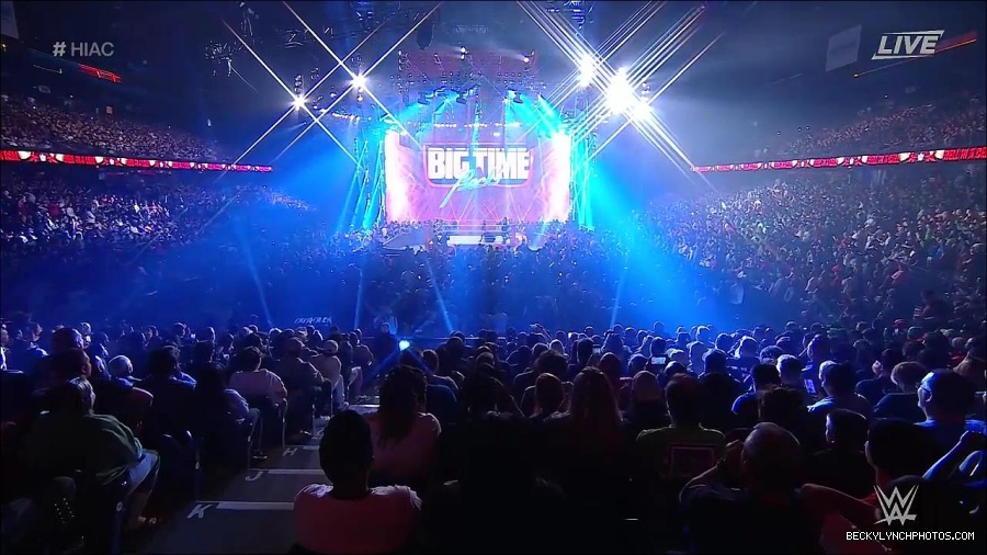 WWE_Hell_In_A_Cell_2022_720p_WEB_h264-HEEL_mp4_000606021.jpg