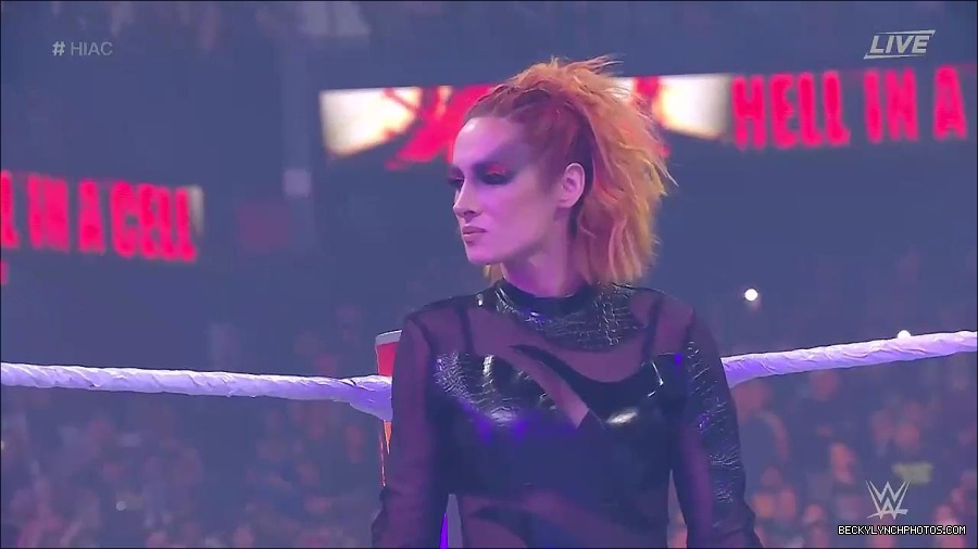 WWE_Hell_In_A_Cell_2022_720p_WEB_h264-HEEL_mp4_000657221.jpg