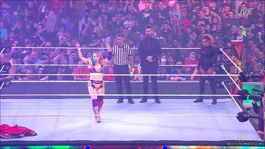 WWE_Hell_In_A_Cell_2022_720p_WEB_h264-HEEL_mp4_000687221.jpg