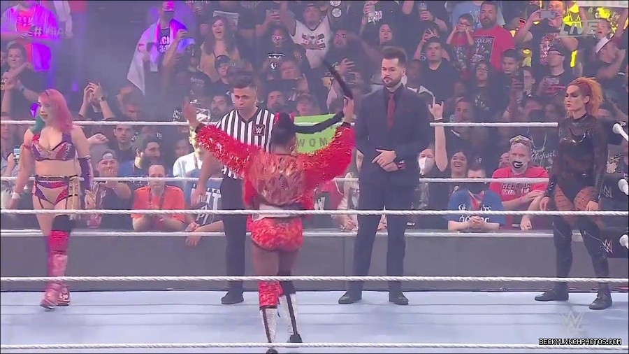 WWE_Hell_In_A_Cell_2022_720p_WEB_h264-HEEL_mp4_000742021.jpg