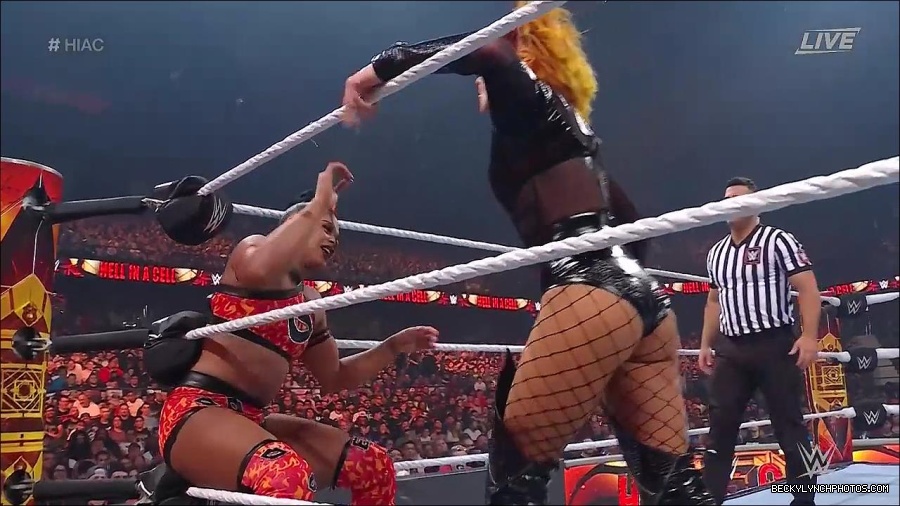 WWE_Hell_In_A_Cell_2022_720p_WEB_h264-HEEL_mp4_001128921.jpg