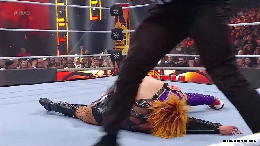WWE_Hell_In_A_Cell_2022_720p_WEB_h264-HEEL_mp4_001342921.jpg
