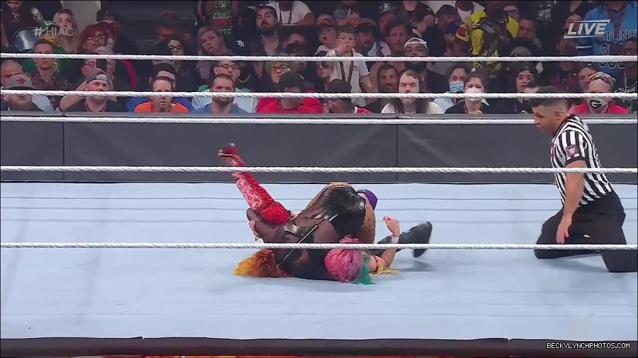 WWE_Hell_In_A_Cell_2022_720p_WEB_h264-HEEL_mp4_001870754.jpg