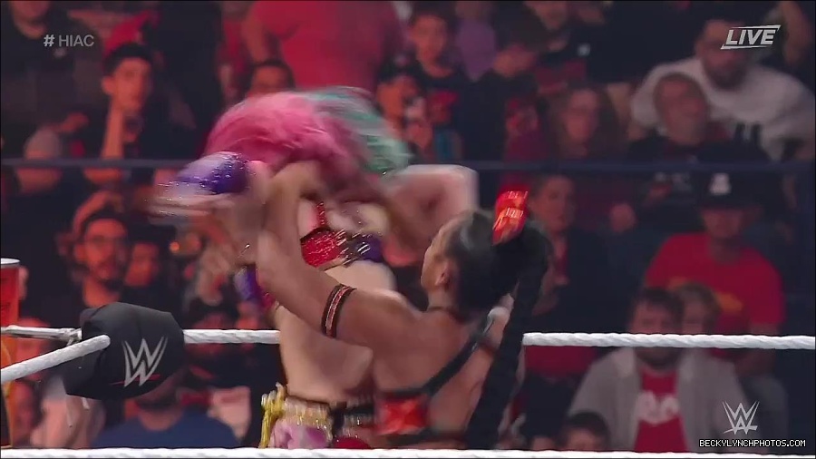 WWE_Hell_In_A_Cell_2022_720p_WEB_h264-HEEL_mp4_001950354.jpg