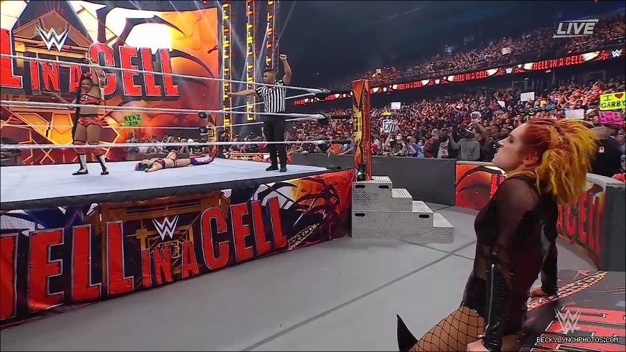 WWE_Hell_In_A_Cell_2022_720p_WEB_h264-HEEL_mp4_001989954.jpg