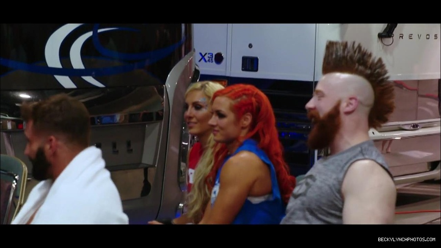 2016_WWE_Draft_mp4_001029833.jpg