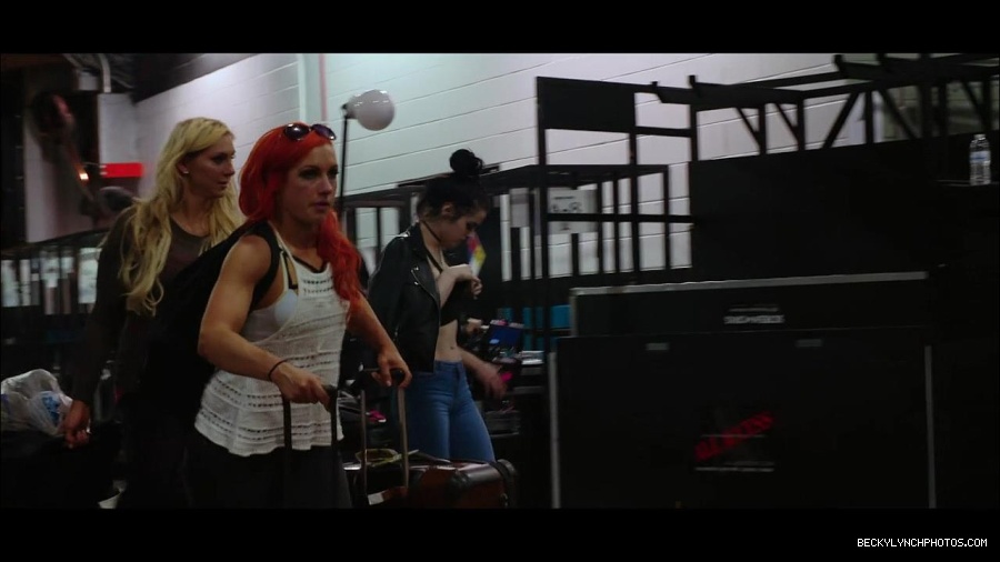 2016_WWE_Draft_mp4_001375166.jpg