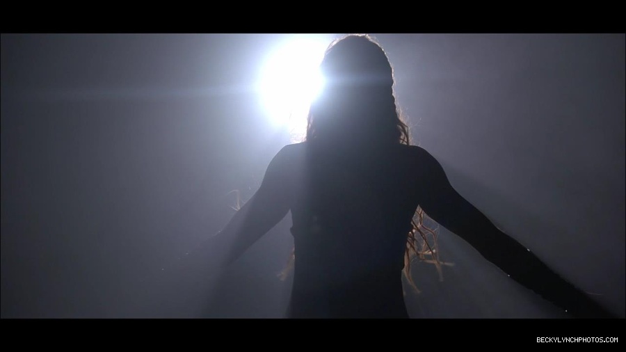 2016_WWE_Draft_mp4_001380366.jpg