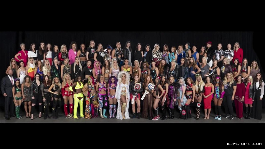 2016_WWE_Draft_mp4_001399966.jpg