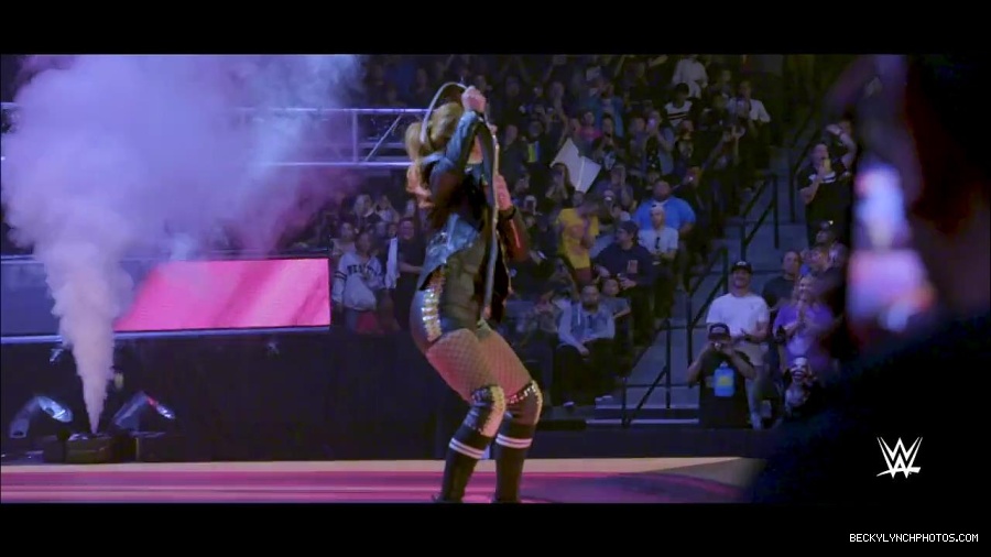 The_2019_WWE_Draft_mp4_000821900.jpg
