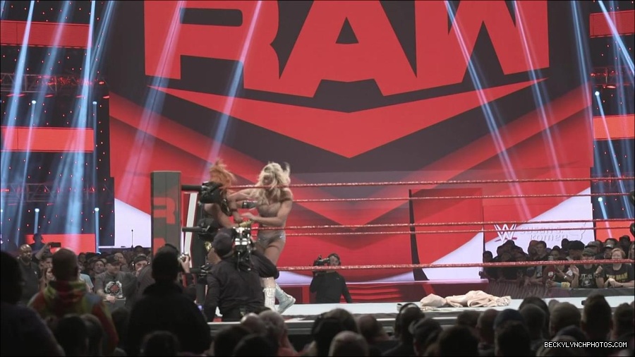The_2019_WWE_Draft_mp4_000831500.jpg