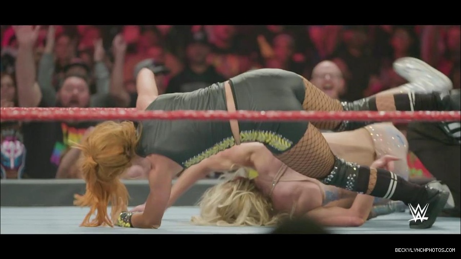 The_2019_WWE_Draft_mp4_000855500.jpg
