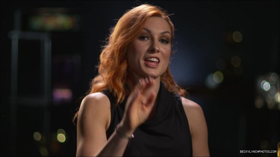 BECKY_PICKS_BRYAN_VS_ROLLINS_mp4_000039066.jpg