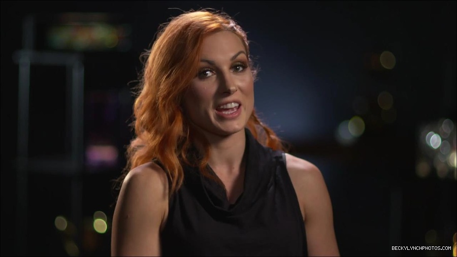 BECKY_PICKS_BRYAN_VS_ROLLINS_mp4_000040266.jpg