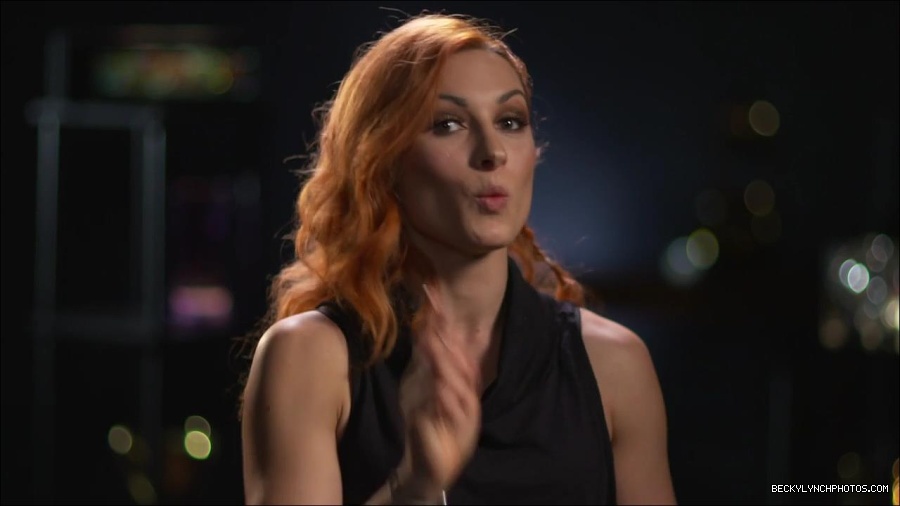 BECKY_PICKS_BRYAN_VS_ROLLINS_mp4_000040666.jpg