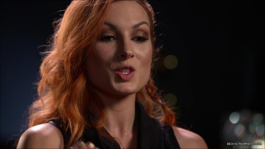 BECKY_PICKS_BRYAN_VS_ROLLINS_mp4_000053866.jpg