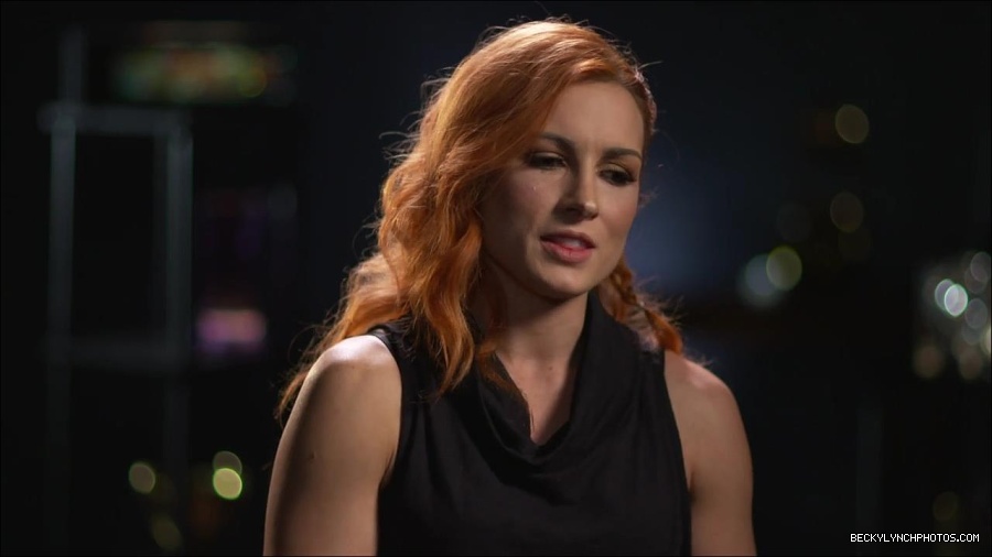 BECKY_PICKS_BRYAN_VS_ROLLINS_mp4_000063466.jpg