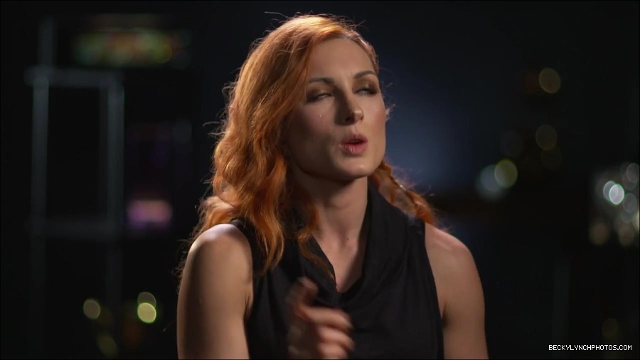BECKY_PICKS_BRYAN_VS_ROLLINS_mp4_000075466.jpg
