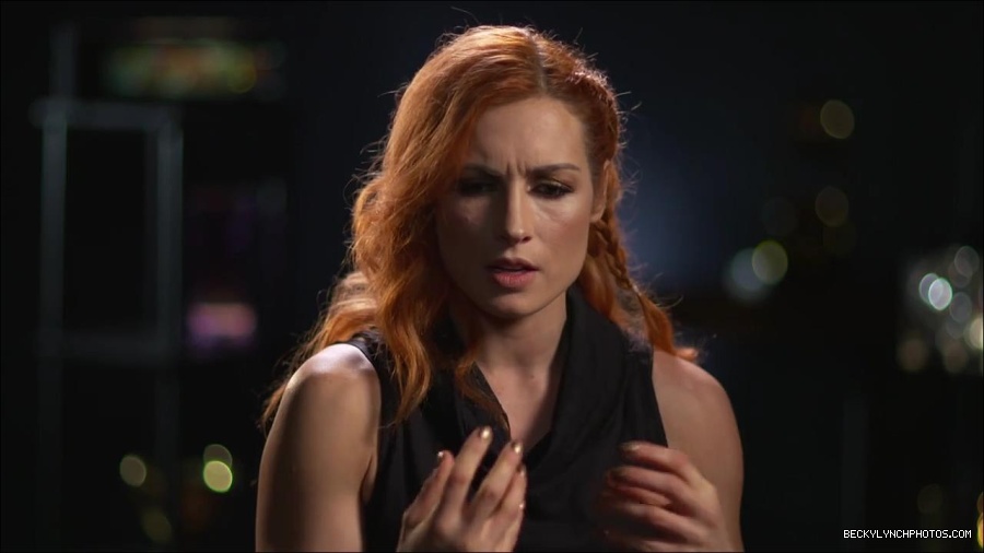 BECKY_PICKS_BRYAN_VS_ROLLINS_mp4_000098266.jpg
