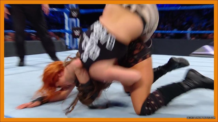 BECKY_PICKS_BRYAN_VS_ROLLINS_mp4_000100666.jpg