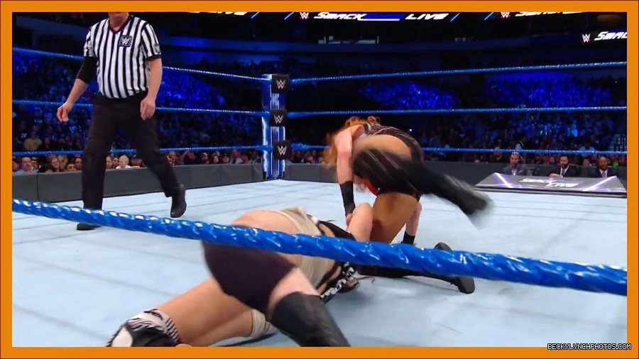 BECKY_PICKS_BRYAN_VS_ROLLINS_mp4_000101866.jpg