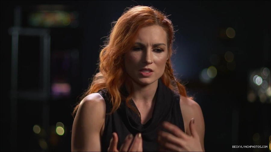 BECKY_PICKS_BRYAN_VS_ROLLINS_mp4_000106266.jpg