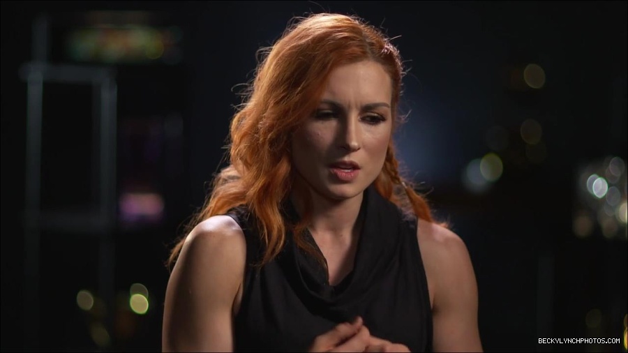 BECKY_PICKS_BRYAN_VS_ROLLINS_mp4_000107066.jpg