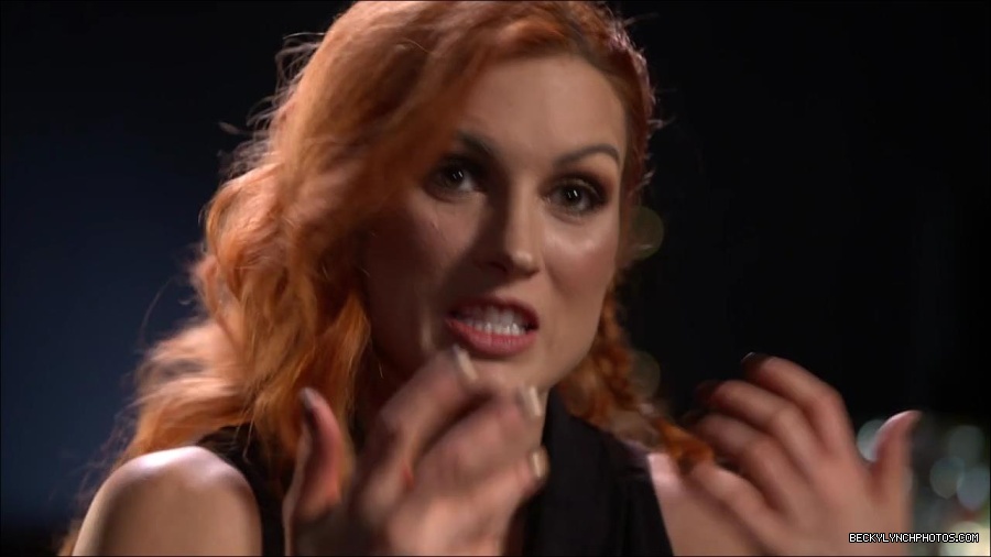 BECKY_PICKS_BRYAN_VS_ROLLINS_mp4_000109066.jpg