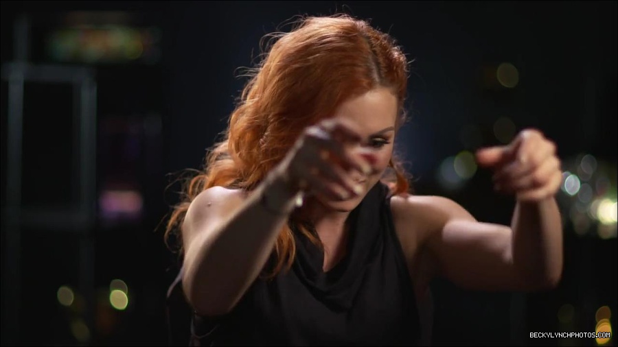 BECKY_PICKS_BRET_VS_OWEN_mp4_000020300.jpg