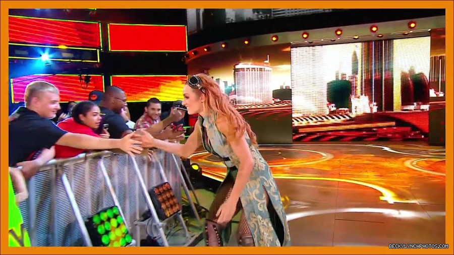 BECKY_PICKS_BRET_VS_OWEN_mp4_000021100.jpg