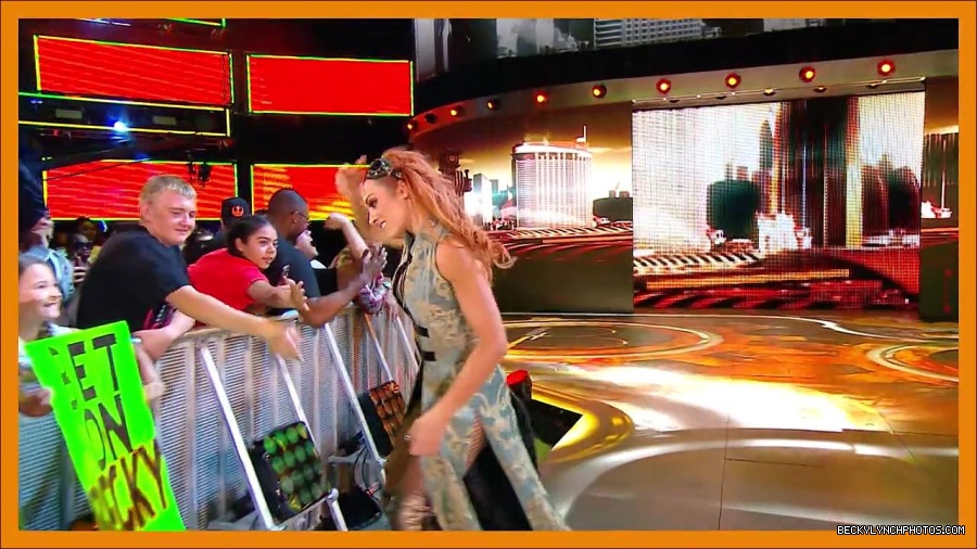 BECKY_PICKS_BRET_VS_OWEN_mp4_000021500.jpg