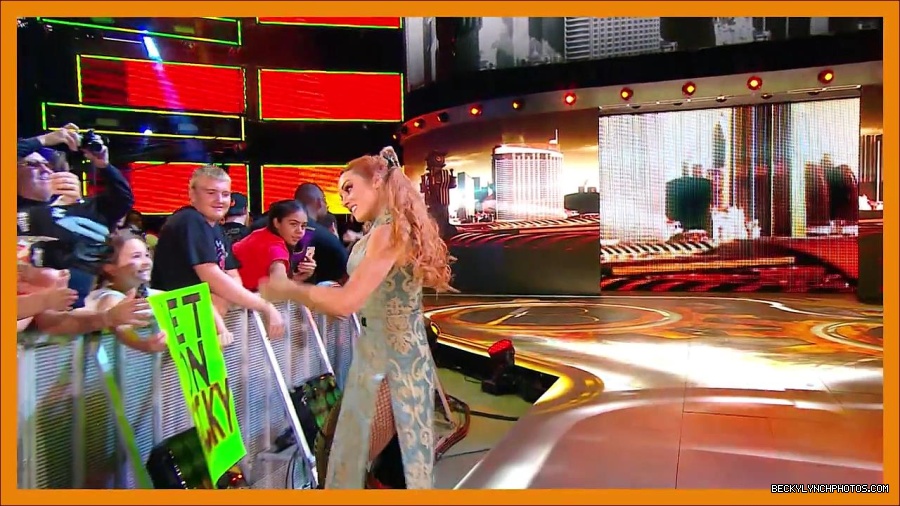 BECKY_PICKS_BRET_VS_OWEN_mp4_000021900.jpg