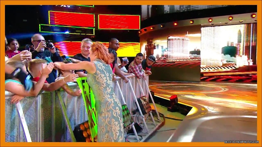 BECKY_PICKS_BRET_VS_OWEN_mp4_000023500.jpg