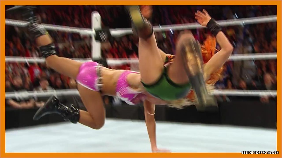 BECKY_PICKS_BRET_VS_OWEN_mp4_000069900.jpg