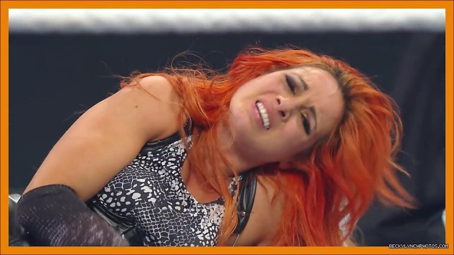 BECKY_PICKS_BRET_VS_OWEN_mp4_000090300.jpg