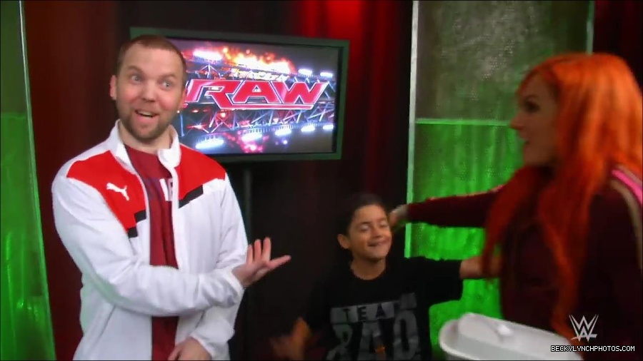 Y2Mate_is_-_Triple_H_surprises_fans_Billy_and_Bianca_backstage_at_Raw-i6XukjN14Rk-720p-1655735032487_mp4_000061294.jpg