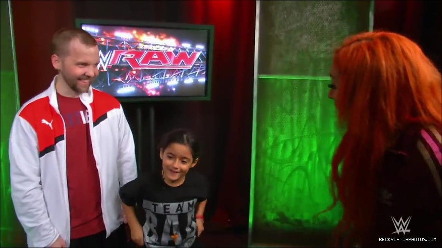 Y2Mate_is_-_Triple_H_surprises_fans_Billy_and_Bianca_backstage_at_Raw-i6XukjN14Rk-720p-1655735032487_mp4_000065298.jpg