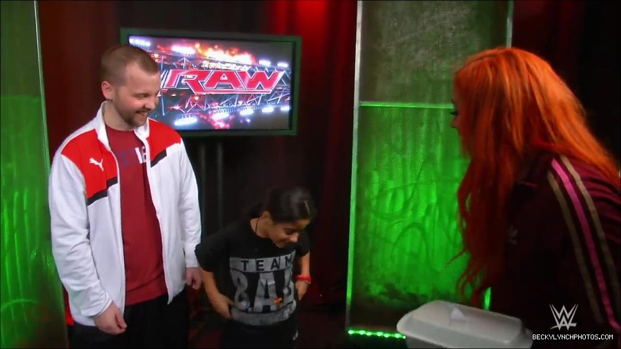 Y2Mate_is_-_Triple_H_surprises_fans_Billy_and_Bianca_backstage_at_Raw-i6XukjN14Rk-720p-1655735032487_mp4_000066099.jpg