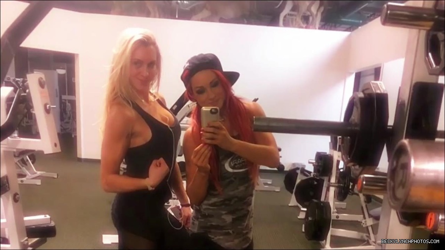 Y2Mate_is_-_Is_it_Becky_Lynch27s_time_or_is_Charlotte_the_superior_Diva_Royal_Rumble_2016-o7dWZGjBe-w-720p-1655735644729_mp4_000060727.jpg