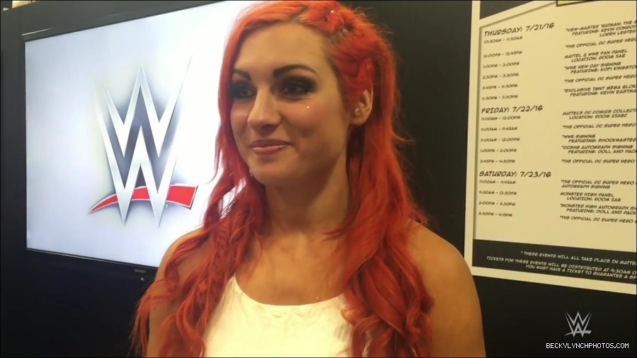 Y2Mate_is_-_Becky_Lynch_recaps_her_first_San_Diego_Comic-Con_experience-xj9sPuhQSLA-720p-1655737850986_mp4_000001933.jpg