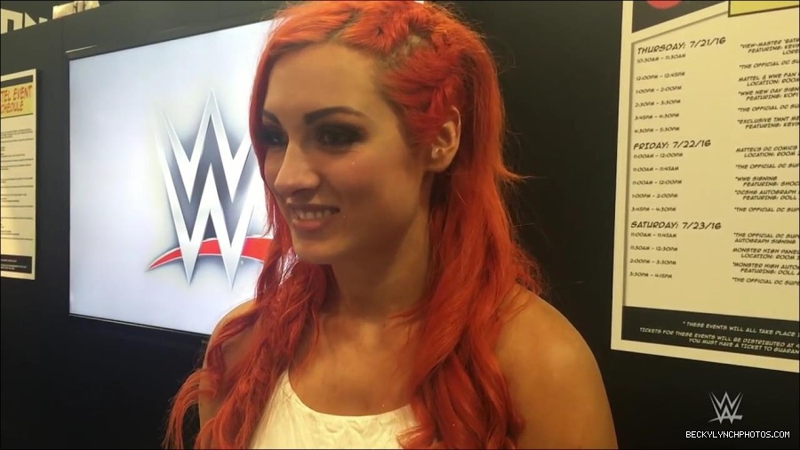 Y2Mate_is_-_Becky_Lynch_recaps_her_first_San_Diego_Comic-Con_experience-xj9sPuhQSLA-720p-1655737850986_mp4_000003933.jpg