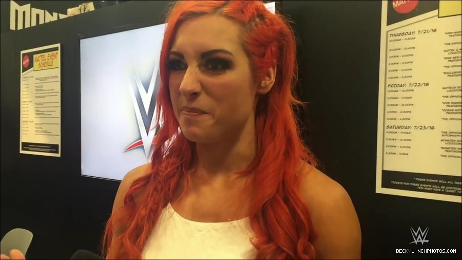 Y2Mate_is_-_Becky_Lynch_recaps_her_first_San_Diego_Comic-Con_experience-xj9sPuhQSLA-720p-1655737850986_mp4_000014333.jpg